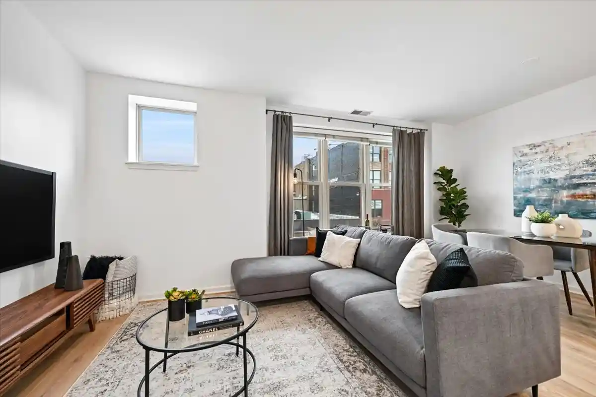 Listing Photo 2 - Condo for sale in 1341 N Halsted St located at 1341 N Halsted St, Chicago, IL 60622 - Unit #3N