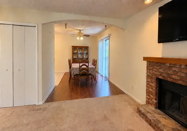 Listing Photo 4 - Condo for sale in building located at 993 Kane St, South Elgin, IL 60177 - Unit #993