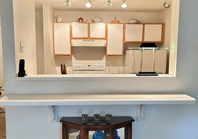 Listing Photo 5 - Condo for sale in building located at 310 Cunat Blvd, Richmond, IL 60071 - Unit #1F