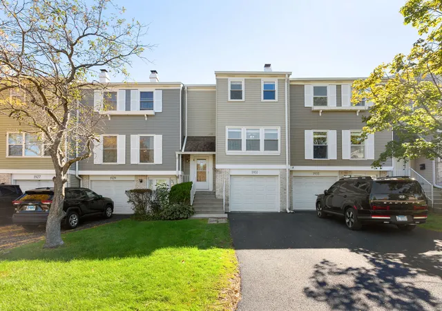 Photo 2 of Townhouse for sale at 1931 Farnham Ct, Schaumburg, IL 60194 | MLS# 12774872 | Listing updated on 2026-10-07