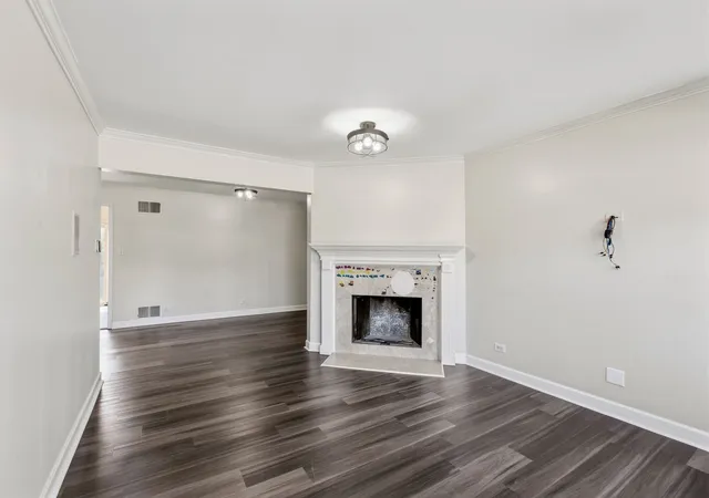 Photo 4 of Townhouse for sale at 1931 Farnham Ct, Schaumburg, IL 60194 | MLS# 12774872 | Listing updated on 2026-10-07