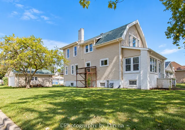 Photo 2 of Single family home for sale at 195 S Center Ave, Bradley, IL 60915 | MLS# 12774880 | Listing updated on 2026-10-06