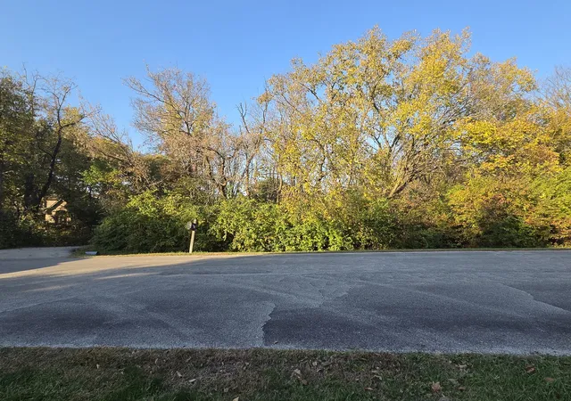 Photo 2 of Single family home for sale at 11 Ottawa Ct, Oswego, IL 60543 | MLS# 12774883 | Listing updated on 2026-10-29