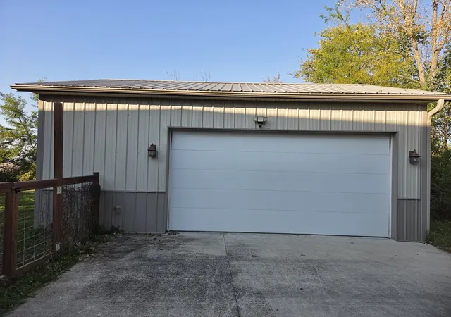 Photo 3 of Single family home for sale at 11 Ottawa Ct, Oswego, IL 60543 | MLS# 12774883 | Listing updated on 2026-10-29