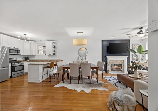 Photo 4 of Condo for sale at 1916 W Belmont Ave #2E, Chicago, IL 60657 | MLS# 12774893 | Listing updated on 2026-10-07