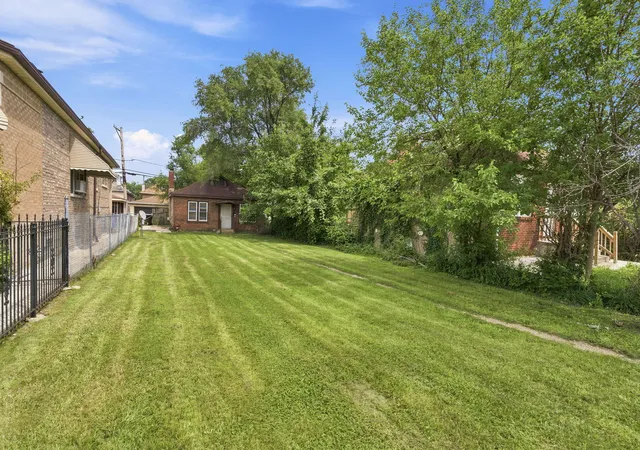 Photo 2 of Single family home for sale at 10215 S Aberdeen St, Chicago, IL 60643 | MLS# 12774899 | Listing updated on 2026-10-09