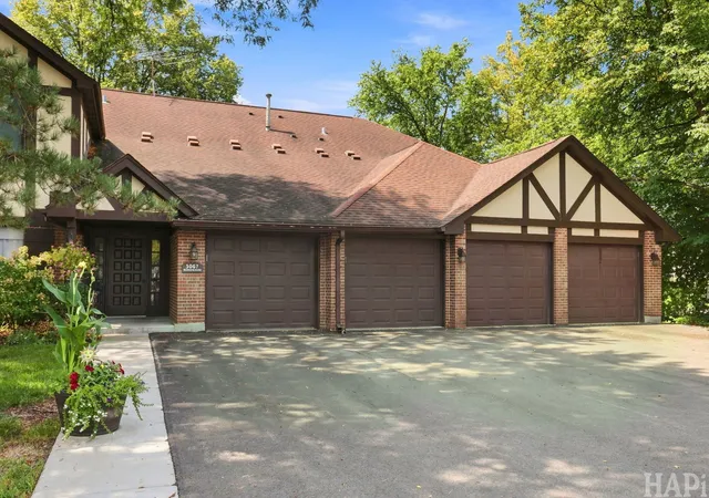 Photo 2 of Condo for sale at 1082 Creekside Ct #2B, Wheeling, IL 60090 | MLS# 12774907 | Listing updated on 2026-10-07