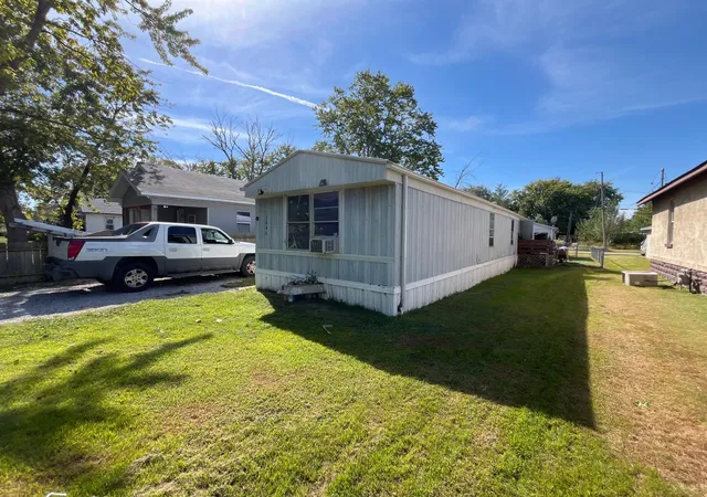 Single family home for sale at 1004 Case St, Centralia, IL 62801 | MLS# 12774909