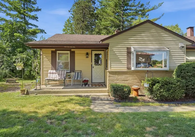 Photo 2 of Single family home for sale at 36474 N James Ct, Lake Villa, IL 60046 | MLS# 12774915 | Listing updated on 2026-10-07
