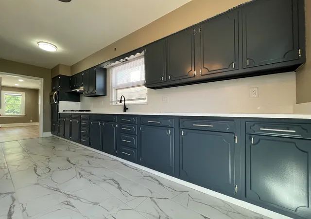 Photo 4 of Single family home for sale at 466 Hinman St, Aurora, IL 60505 | MLS# 12774930 | Listing updated on 2026-10-05