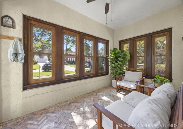 Photo 4 of Single family home for sale at 335 E Madison Ave, Wheaton, IL 60187 | MLS# 12774933 | Listing updated on 2026-10-07