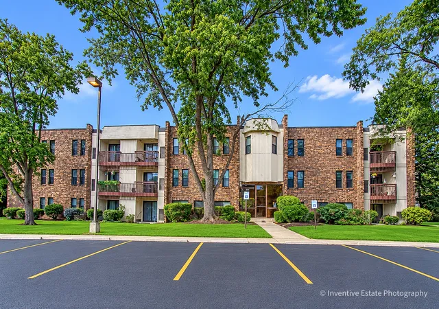 Photo 1 of Condo for sale at 2212 Country Clb Dr #4, Woodridge, IL 60517 | MLS# 12774935 | Listing updated on 2026-10-06