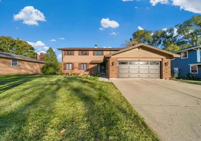 Single family home for sale at 1011 Iroquois Dr, Elgin, IL 60123 | MLS# 12774944