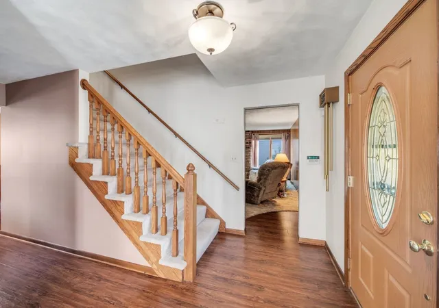 Photo 1 of Single family home for sale at 1011 Iroquois Dr, Elgin, IL 60123 | MLS# 12774944 | Listing updated on 2026-10-28