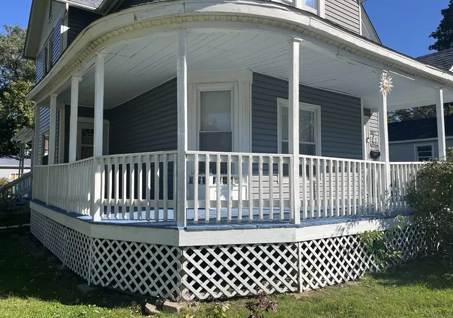 Photo 2 of Single family home for sale at 802 2nd Avenue, Aurora, IL 60505 | MLS# 12774968 | Listing updated on 2026-10-08