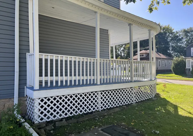 Photo 3 of Single family home for sale at 802 2nd Avenue, Aurora, IL 60505 | MLS# 12774968 | Listing updated on 2026-10-08