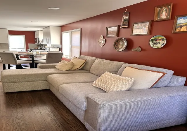 Photo 4 of Single family home for sale at 3841 Home Ave, Berwyn, IL 60402 | MLS# 12774974 | Listing updated on 2026-10-06