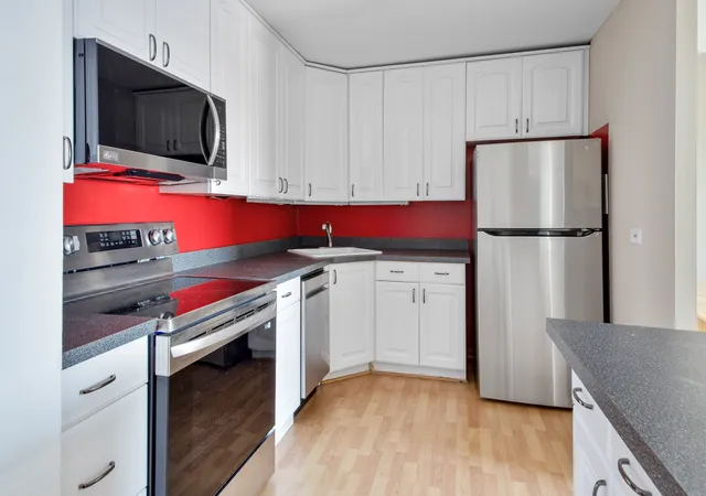 Photo 3 of Condo for sale at 3930 N Pine Grv Ave #2710, Chicago, IL 60613 | MLS# 12774985 | Listing updated on 2026-10-18