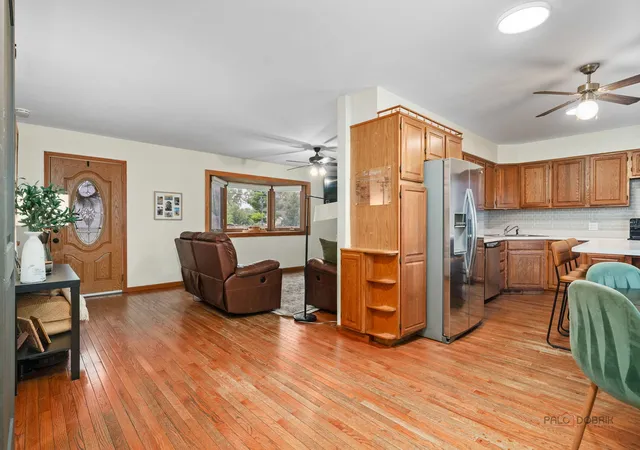 Photo 3 of Single family home for sale at 1502 Sunset Dr, Holiday Hills, IL 60051 | MLS# 12775010 | Listing updated on 2026-10-08