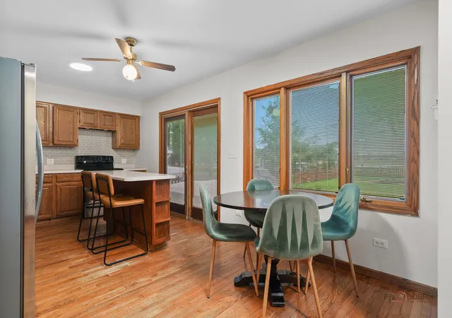 Photo 4 of Single family home for sale at 1502 Sunset Dr, Holiday Hills, IL 60051 | MLS# 12775010 | Listing updated on 2026-10-08