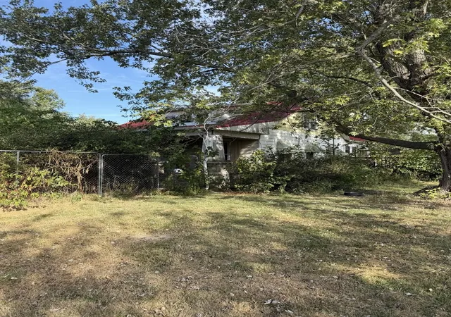 Photo 1 of Single family home for sale at 8141 E Tamaroa Rd, Tamaroa, IL 62888 | MLS# 12775030 | Listing updated on 2026-10-02