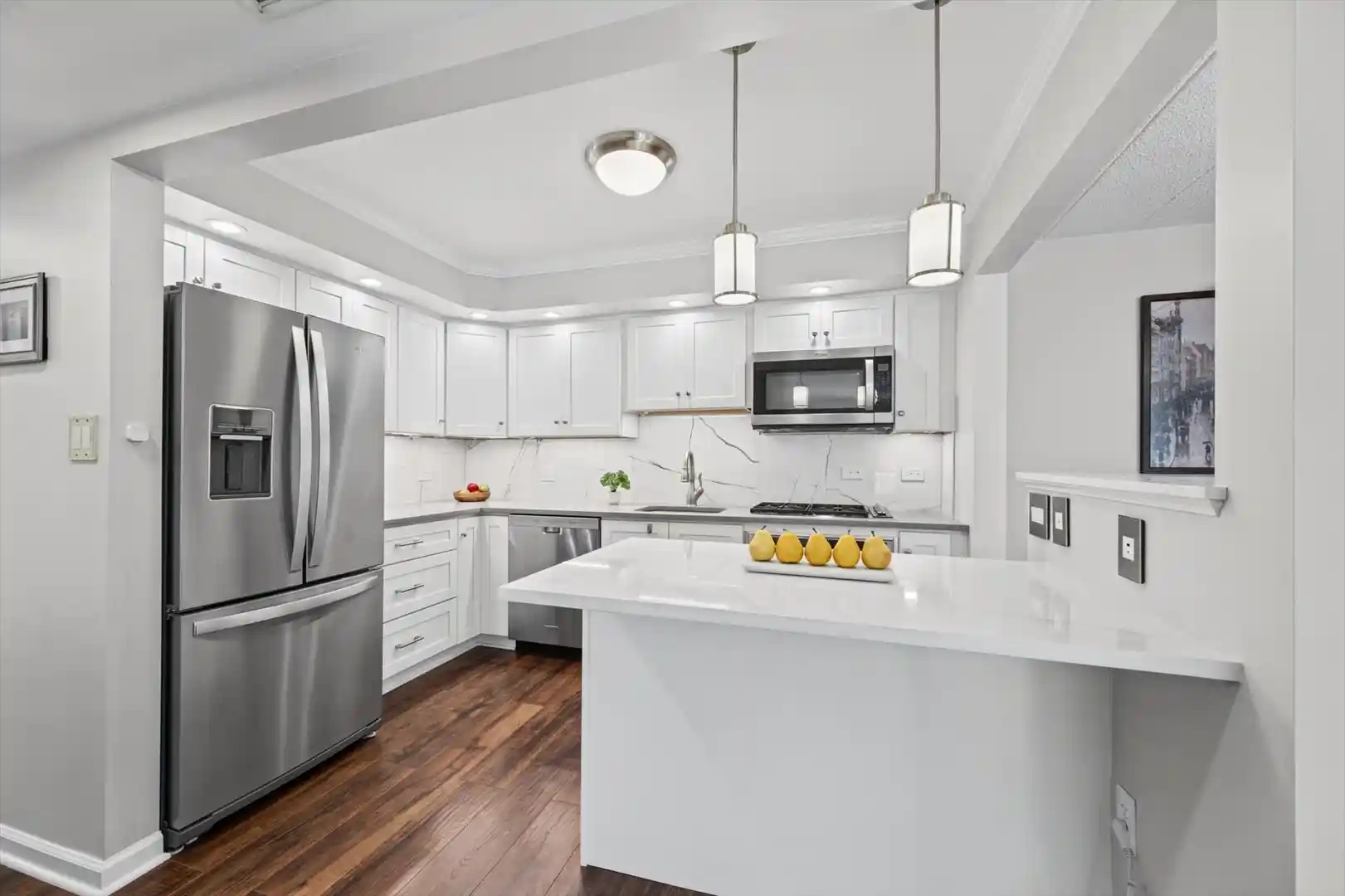 Listing Photo 2 - Condo for sale in 110 W Butterfield Rd located at 110 W Butterfield Rd, Elmhurst, IL 60126 - Unit #310S