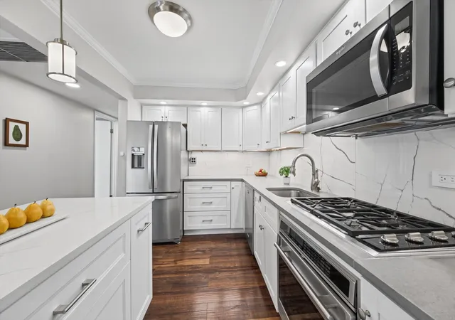 Photo 3 of Condo for sale at 110 W Butterfield Rd #310S, Elmhurst, IL 60126 | MLS# 12775043 | Listing updated on 2026-10-07