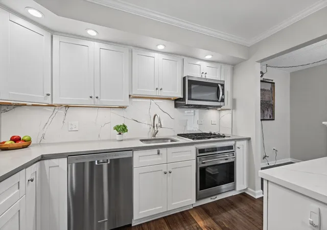 Photo 3 of Condo for sale at 110 W Butterfield Rd #310S, Elmhurst, IL 60126 | MLS# 12775043 | Listing updated on 2026-10-21