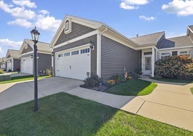 Listing Photo 1 - Condo for sale in building located at 3013 E Stillwater Lndg, Urbana, IL 61802 - Unit #3013