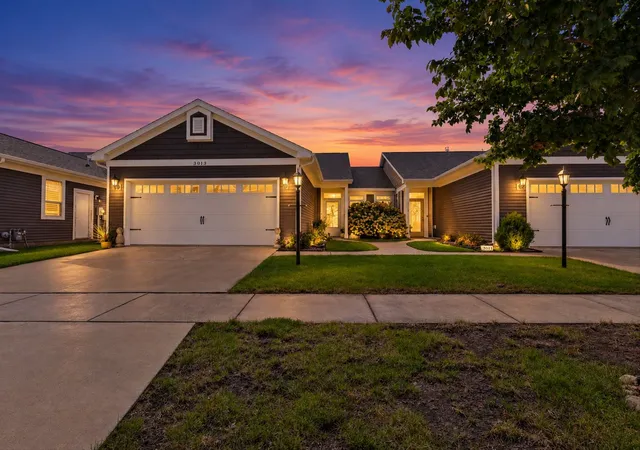 Listing Photo 3 - Condo for sale in building located at 3013 E Stillwater Lndg, Urbana, IL 61802 - Unit #3013