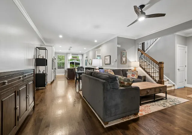 Photo 2 of Townhouse for sale at 1009 N Auburn Ridge Dr, Palatine, IL 60067 | MLS# 12775075 | Listing updated on 2026-10-07