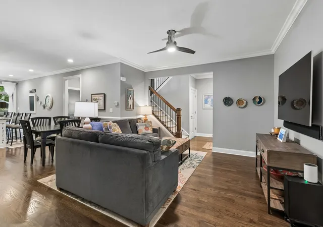 Photo 3 of Townhouse for sale at 1009 N Auburn Ridge Dr, Palatine, IL 60067 | MLS# 12775075 | Listing updated on 2026-10-07