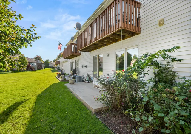 Listing Photo 4 - Condo for sale in building located at 954 Constance Ln, Sycamore, IL 60178 - Unit #954