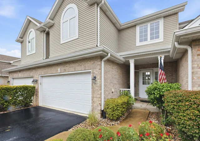 Photo 2 of Townhouse for sale at 11610 Lake Shore Dr, Orland Park, IL 60467 | MLS# 12775108 | Listing updated on 2026-10-04