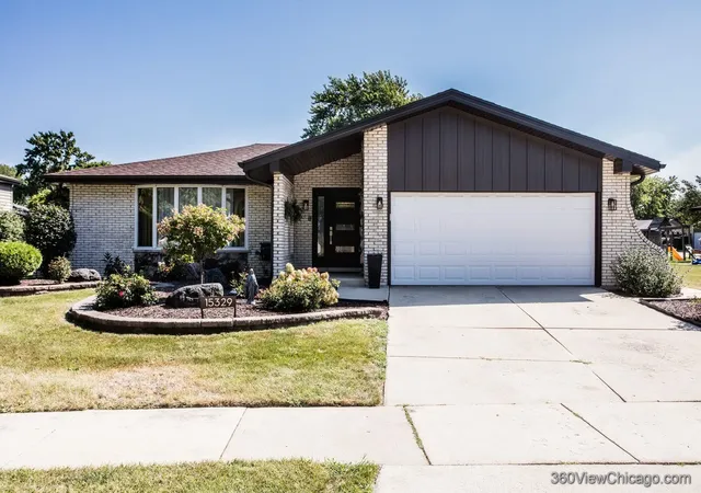Photo 2 of Single family home for sale at 15329 Sunset Ridge Dr, Orland Park, IL 60462 | MLS# 12775111 | Listing updated on 2026-10-02