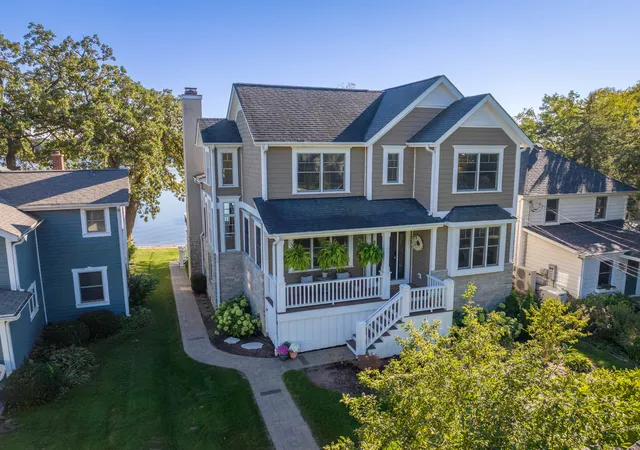 Photo 1 of Single family home for sale at 937 N Shore Dr, Crystal Lake, IL 60014 | MLS# 12775121 | Listing updated on 2026-10-22