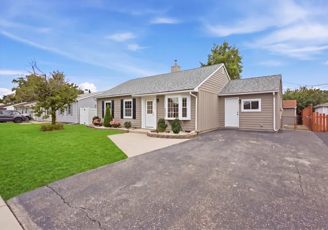 Photo 2 of Single family home for sale at 512 Concord Ave, Romeoville, IL 60446 | MLS# 12775130 | Listing updated on 2026-10-02