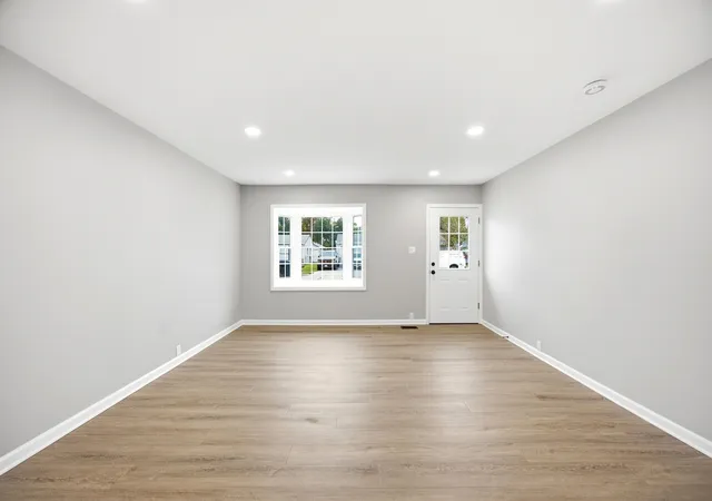 Photo 4 of Single family home for sale at 512 Concord Ave, Romeoville, IL 60446 | MLS# 12775130 | Listing updated on 2026-10-02