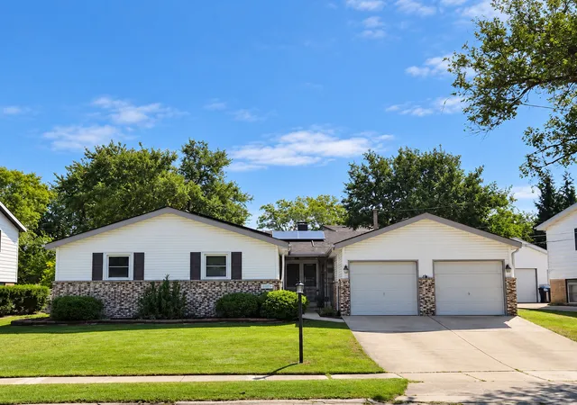 Single family home for sale at 9149 S 89th Avenue, Hickory Hills, IL 60457 | MLS# 12775150