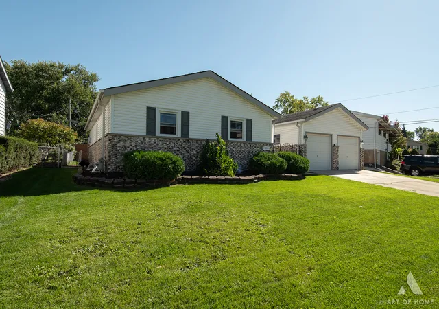 Photo 2 of Single family home for sale at 9149 S 89th Avenue, Hickory Hills, IL 60457 | MLS# 12775150 | Listing updated on 2026-10-29