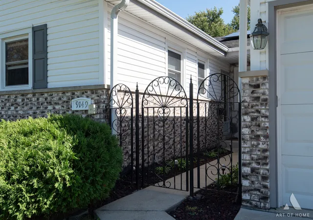 Photo 3 of Single family home for sale at 9149 S 89th Avenue, Hickory Hills, IL 60457 | MLS# 12775150 | Listing updated on 2026-10-29