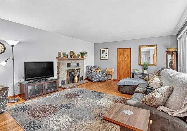 Photo 3 of Single family home for sale at 3536 Bernice Rd, Lansing, IL 60438 | MLS# 12775169 | Listing updated on 2026-10-05