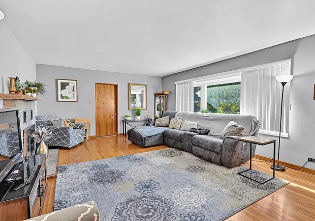 Photo 4 of Single family home for sale at 3536 Bernice Rd, Lansing, IL 60438 | MLS# 12775169 | Listing updated on 2026-10-05