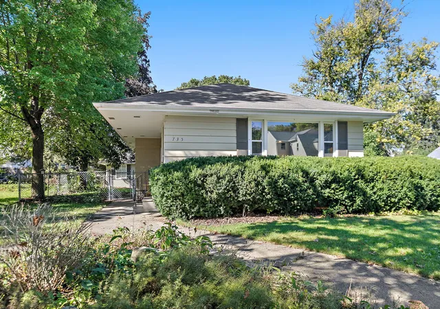 Photo 3 of Single family home for sale at 735 Ellwood Ave, De Kalb, IL 60115 | MLS# 12775186 | Listing updated on 2026-10-06