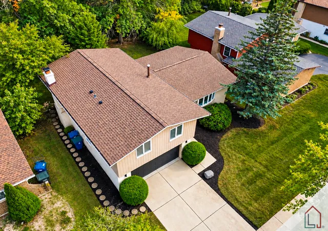 Photo 3 of Single family home for sale at 5252 Arquilla Dr, Richton Park, IL 60471 | MLS# 12775202 | Listing updated on 2026-10-03
