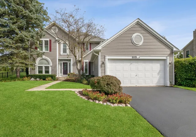 Photo 1 of Single family home for sale at 860 Saugatuck Trl, Vernon Hills, IL 60061 | MLS# 12775203 | Listing updated on 2026-10-27