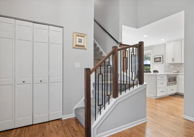 Photo 4 of Single family home for sale at 197 Sheffield Ln, Vernon Hills, IL 60061 | MLS# 12775204 | Listing updated on 2026-10-22