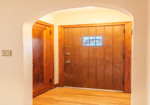 Photo 3 of Single family home for sale at 702 N 12th Street, Mount Vernon, IL 62864 | MLS# 12775206 | Listing updated on 2026-10-03
