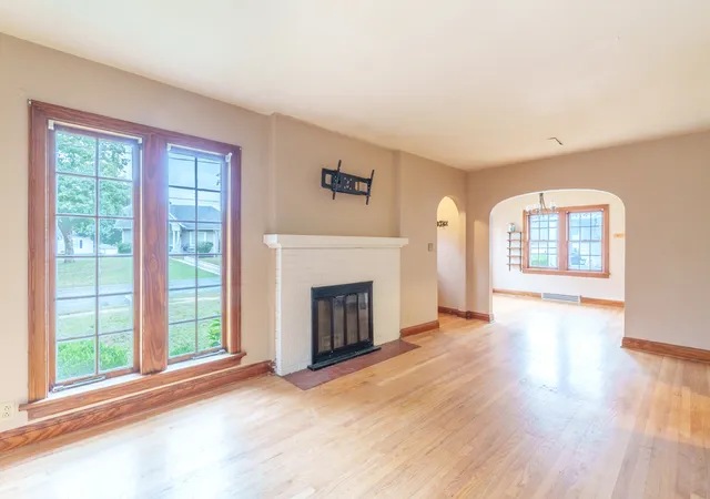Photo 4 of Single family home for sale at 702 N 12th Street, Mount Vernon, IL 62864 | MLS# 12775206 | Listing updated on 2026-10-03