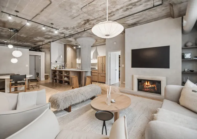 Photo 4 of Condo for sale at 411 W Ontario St #322, Chicago, IL 60654 | MLS# 12775226 | Listing updated on 2026-10-08